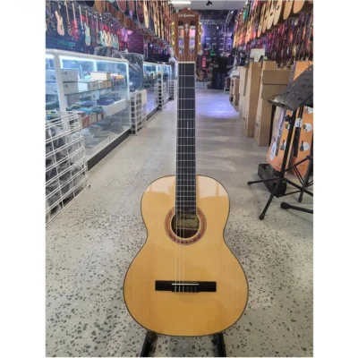LA Guitars Classical Guitar w/truss rod- 3/4 size