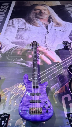 Spector USA Woodstock Custom 5 String Bass - Ultra Violet