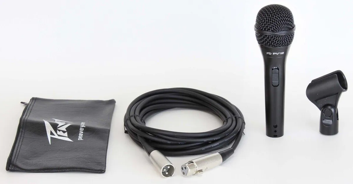 Peavey PVi2 Dynamic Cardioid Microphone Black with XLR Cable mic clip and bag