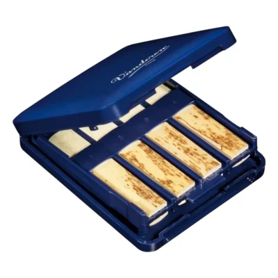 Vandoren Reed Case FOR Clarinet - stores  8 Reeds ( Case only )