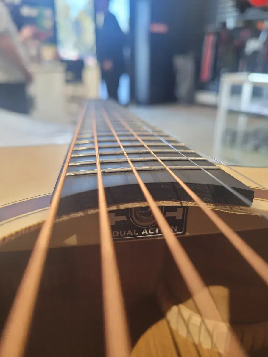 LA Guitars Spruce/ Walnut Dreadnought Acoustic Guitar C/w with EQ - Image 6