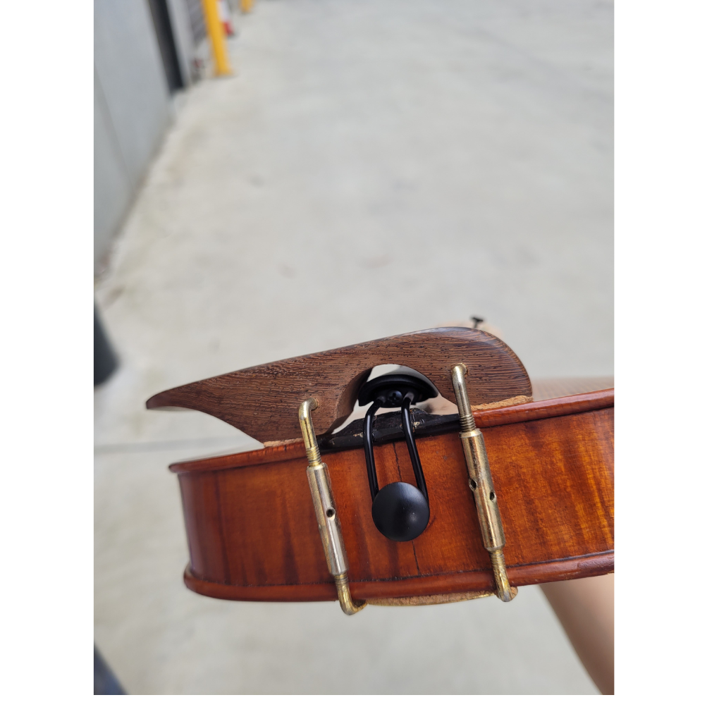 Used 4/4 Violin labelled Samual Shen SV300 - One Piece Back - Image 5